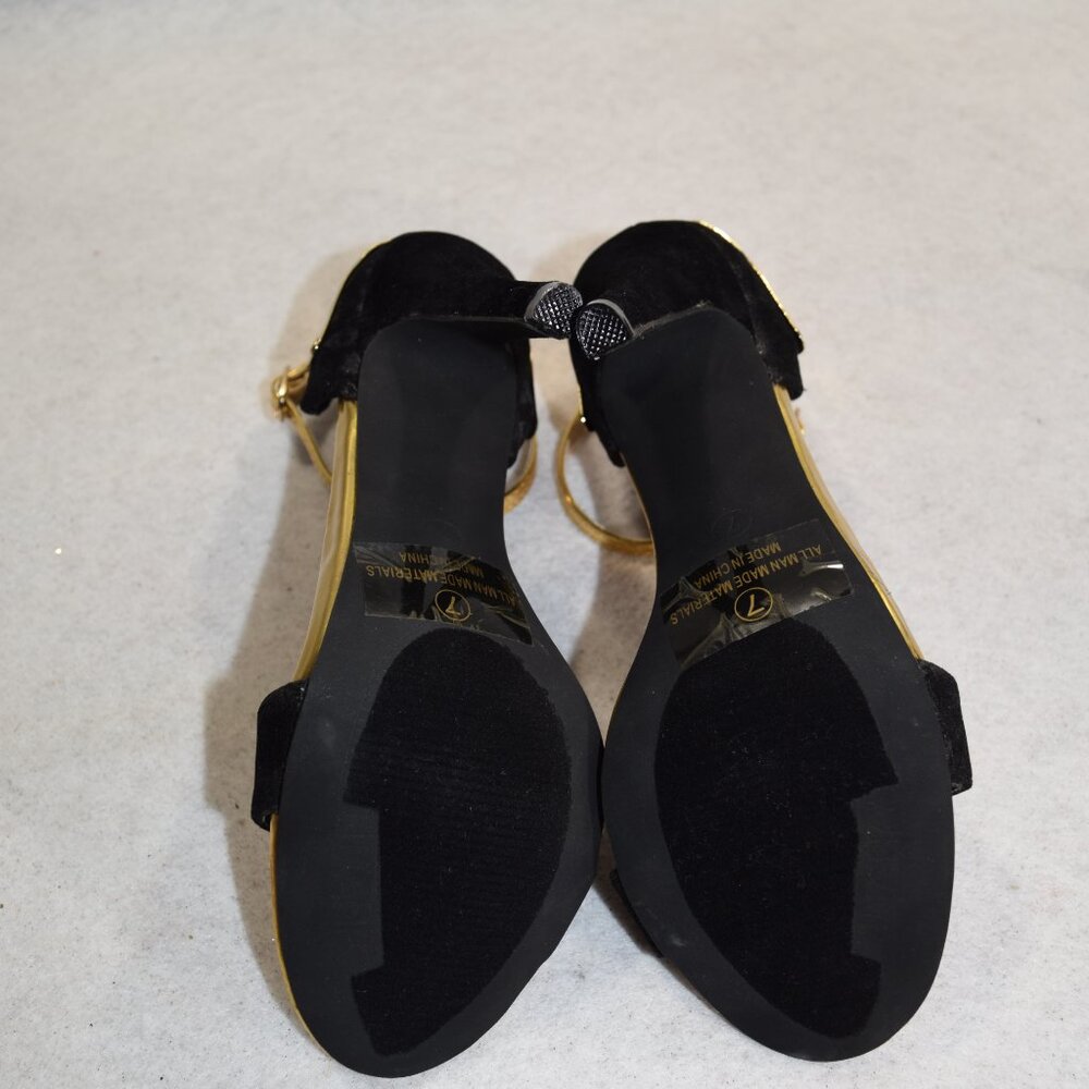 Liliana Hi Heel Shoes With Strap Size 7 Black & Gold  New in Box - Picture 5 of 6